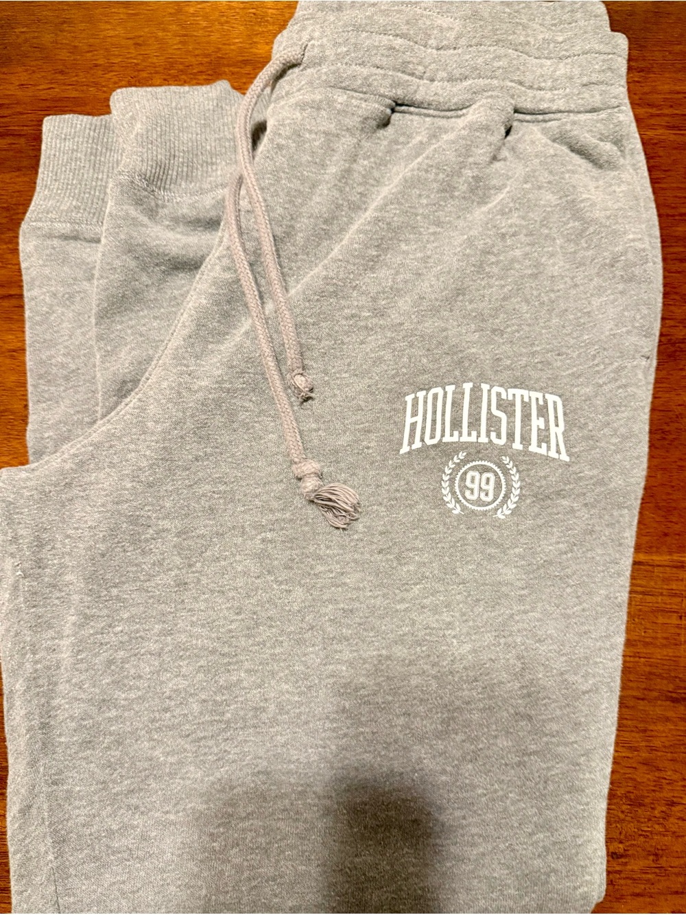 Hollister womens Gray Sweatpants - Cozy Drawstring Joggers